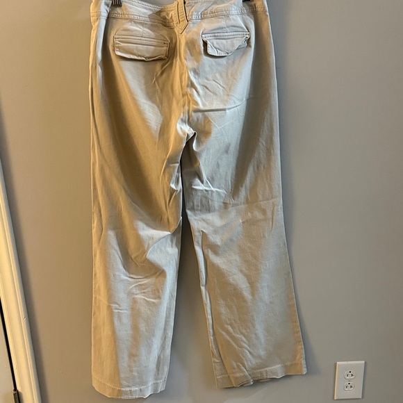 New York & Company Manhattan Chino Beige Wide Leg Pants - Picture 3 of 4